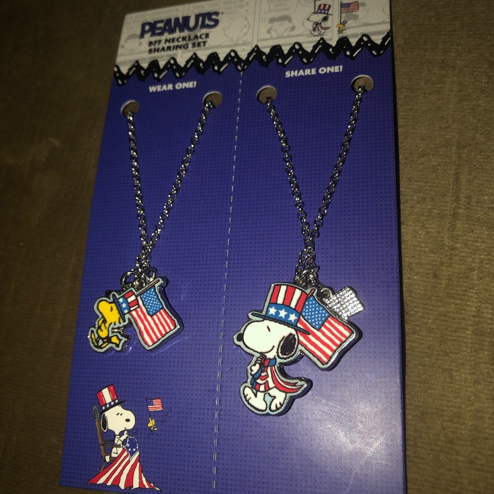 🇺🇸Peanuts Snoopy Necklace Set- $20 or $15 w/offer